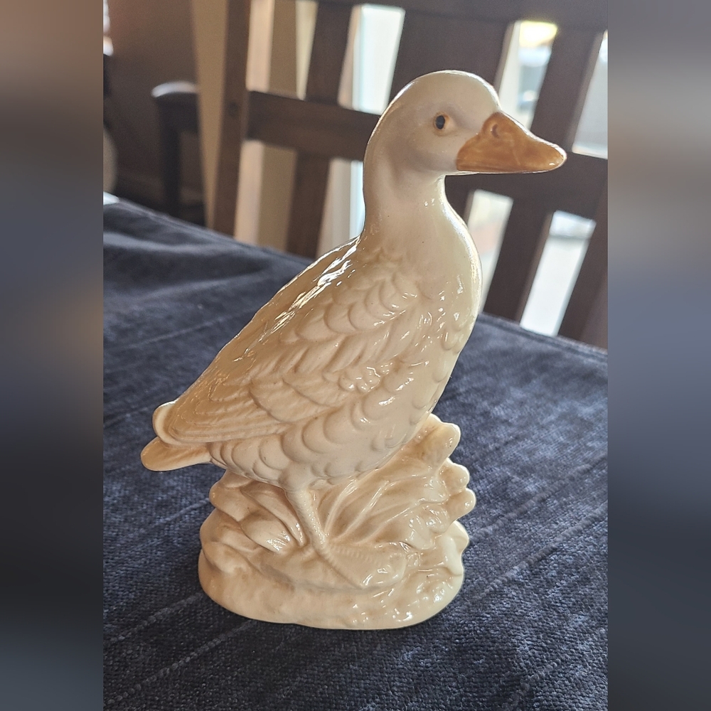 Vintage duck figurine marked Japan stands just under 5.24"